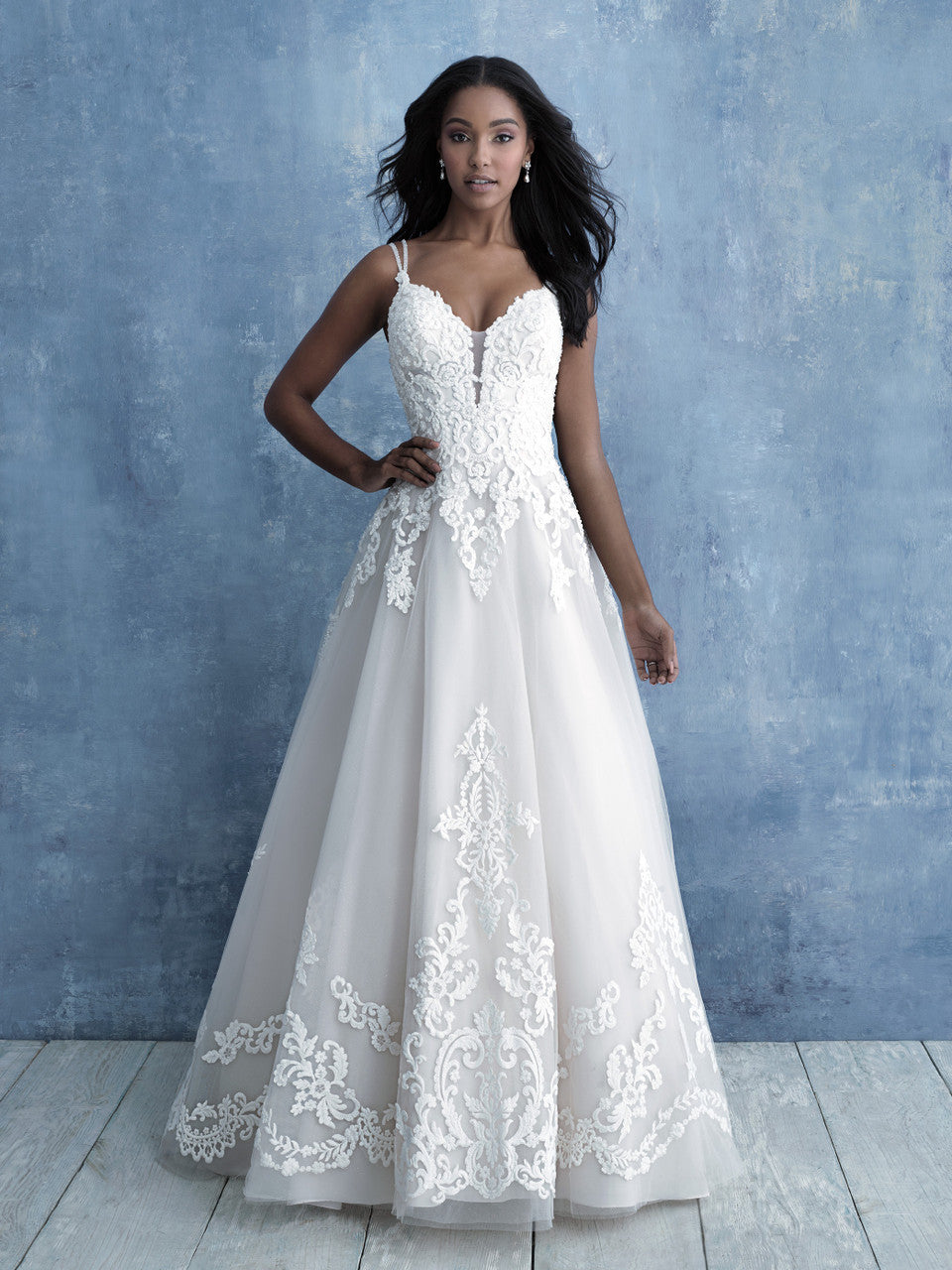 rose point lace wedding dress 1950s Organza and Lace Wedding Gown with Rosettes / Waist 26