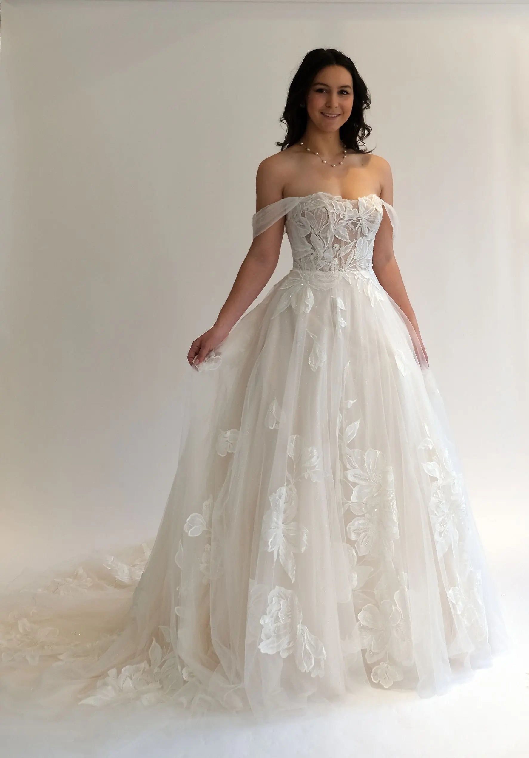 Swan Bridal | Premier Designer Wedding Dresses in San Antonio, TX Swan Bridal | Premier Designer Wedding Dresses in San Antonio, TX
